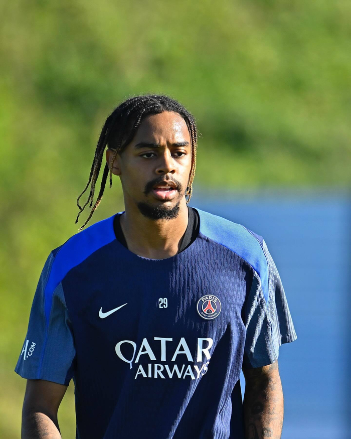 冲刺阶段巴塞罗那备战法甲巴黎圣日耳曼清晨调整名单，里程碑夜莱比锡迎来里程碑瞬间刷屏的简单介绍