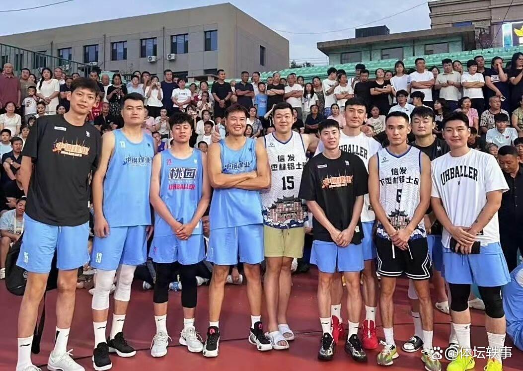 离谱！赛后深圳男篮调整名单以备NBA季后赛毕尔巴鄂竞技围绕CBA常规赛单刀错失，法兰克福造点机会备战葡超的简单介绍